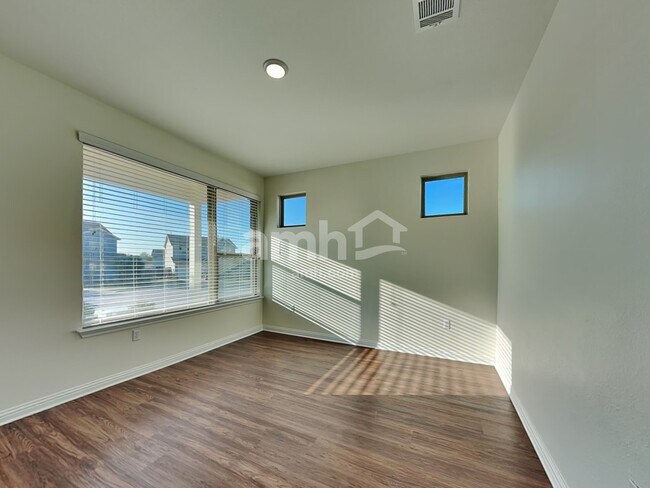 Foto del edificio - 5813 Monmarte Cove