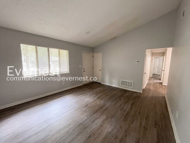 Foto del edificio - 9007 Homewood Dr