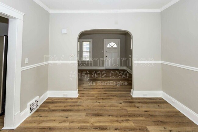 Building Photo - 3288 W 91st St