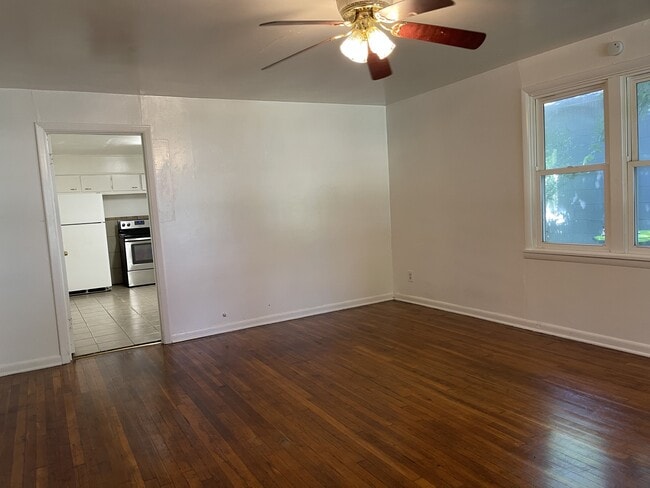 Building Photo - 403 W 13th