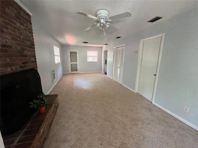 Foto del edificio - 1334 Livingston Rd