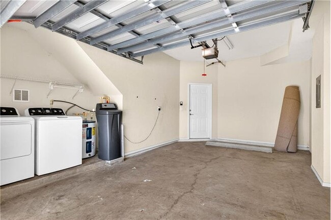 Building Photo - 9739 Meadow Field Cir