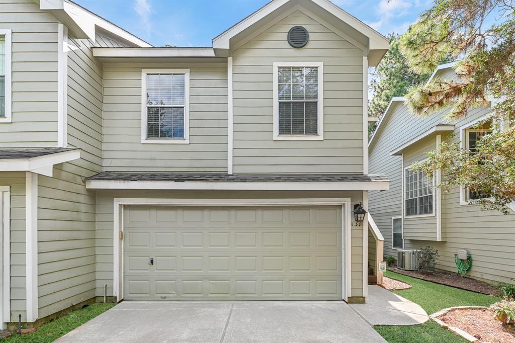 Foto principal - 138 S Walden Elms Cir