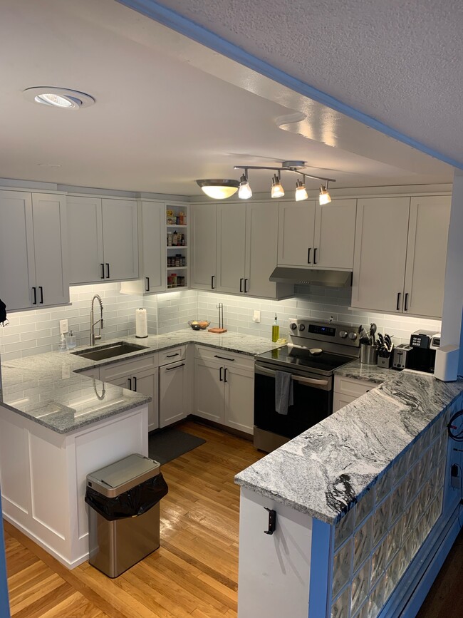 Foto del edificio - 400 Savin Hill Ave