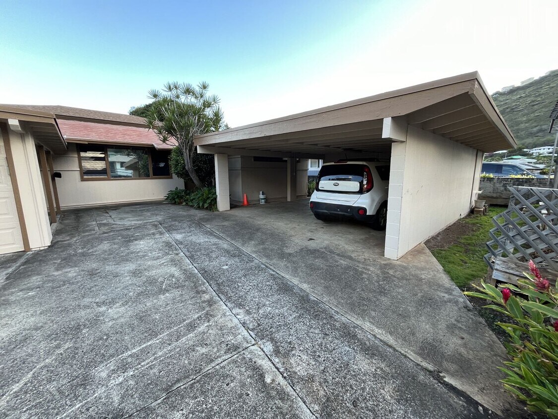 5271 Halapepe St, Honolulu, HI 96821 House Rental in Honolulu, HI