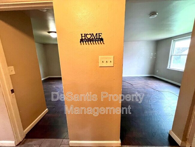 Foto del edificio - 146 Maplewood Avenue