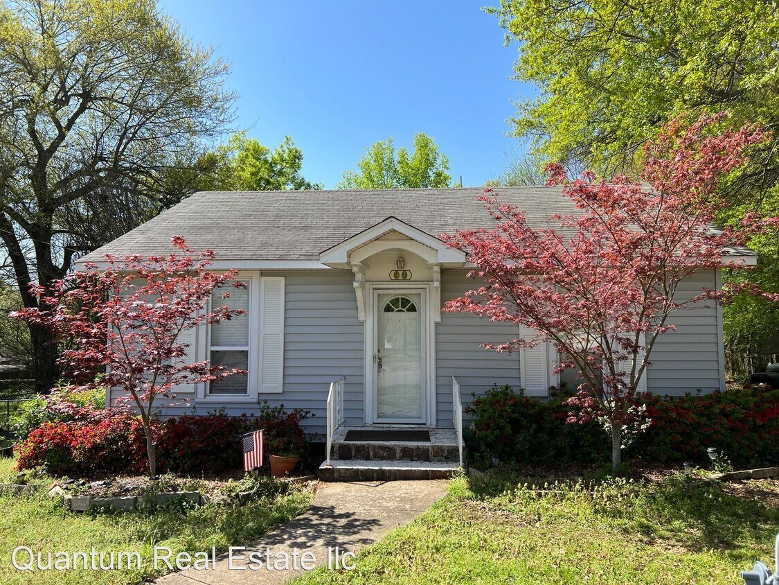 Primary Photo - 2 br, 1 bath House - 31 W DENVER ST