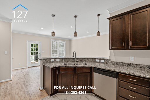 Foto del edificio - Luxury Townhome for Rent in Timberlake – 4...