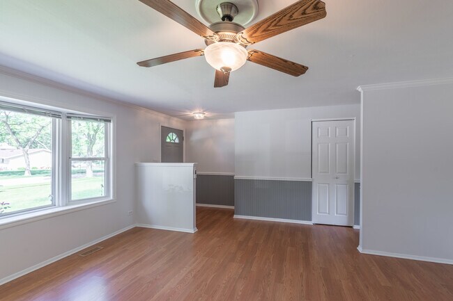 Building Photo - 305 Fermi Ct