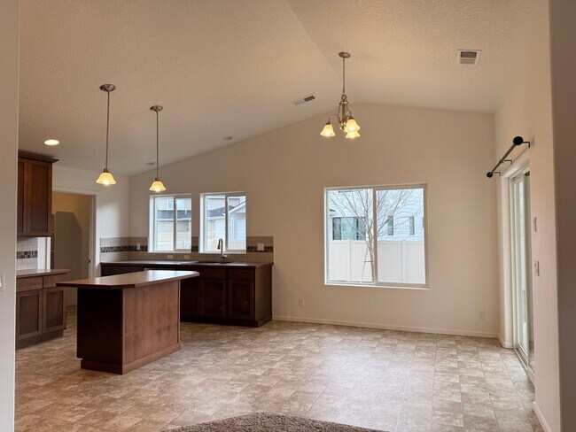 Foto del edificio - Beautiful Home in Montrose Community!