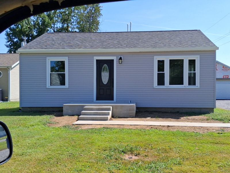 Primary Photo - 1021 Smith St