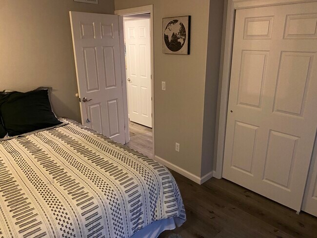 Bedroom Alt View - 3146 Lakeside Dr
