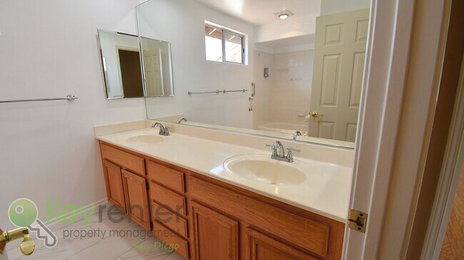 Foto del edificio - Oceanside |  Single Family Home |2–3 miles away from Hwy 78
