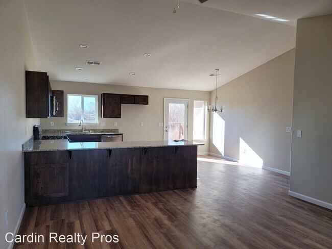 Building Photo - 4 br, 2 bath House - 2755 Ladera