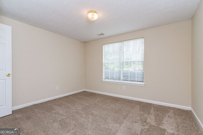 Foto del edificio - 9670 Crestview Terrace