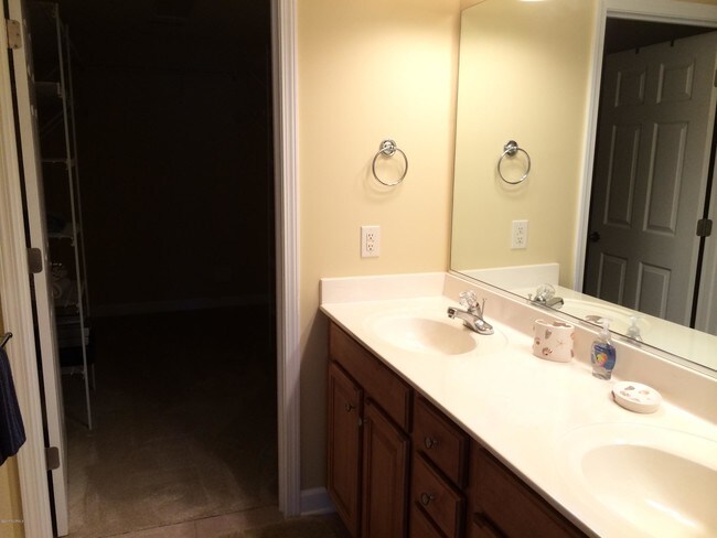 Building Photo - 8855 Radcliff Dr NW