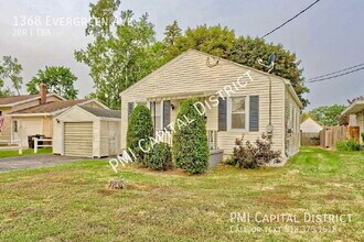 Building Photo - 1368 Evergreen Ave