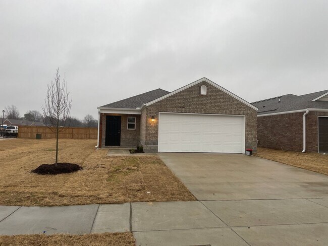 Building Photo - Pre-Leasing Now! Beautiful 3-Bedroom, 2-Bath Home in Barberry Court | Available August 12