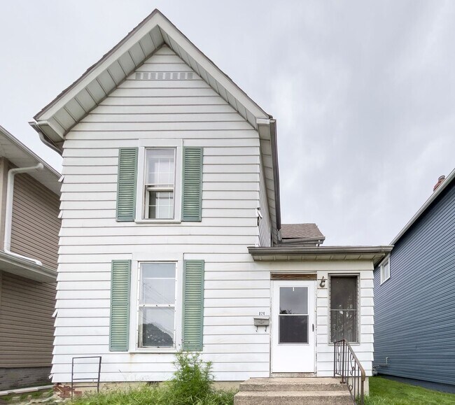 Foto del edificio - PRELEASING for AUGUST! Close to Campus: Di...