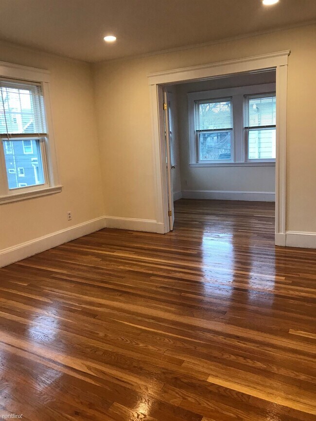 Building Photo - 4 br, 1 bath House - 27 Willoughby St # 2D
