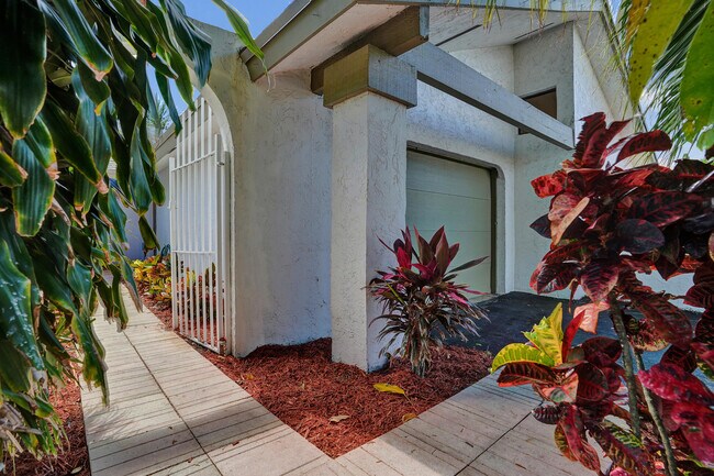 Foto del edificio - 820 NW 21st Way