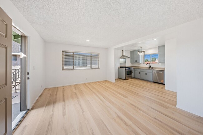 Foto del edificio - 3913 W 178th St