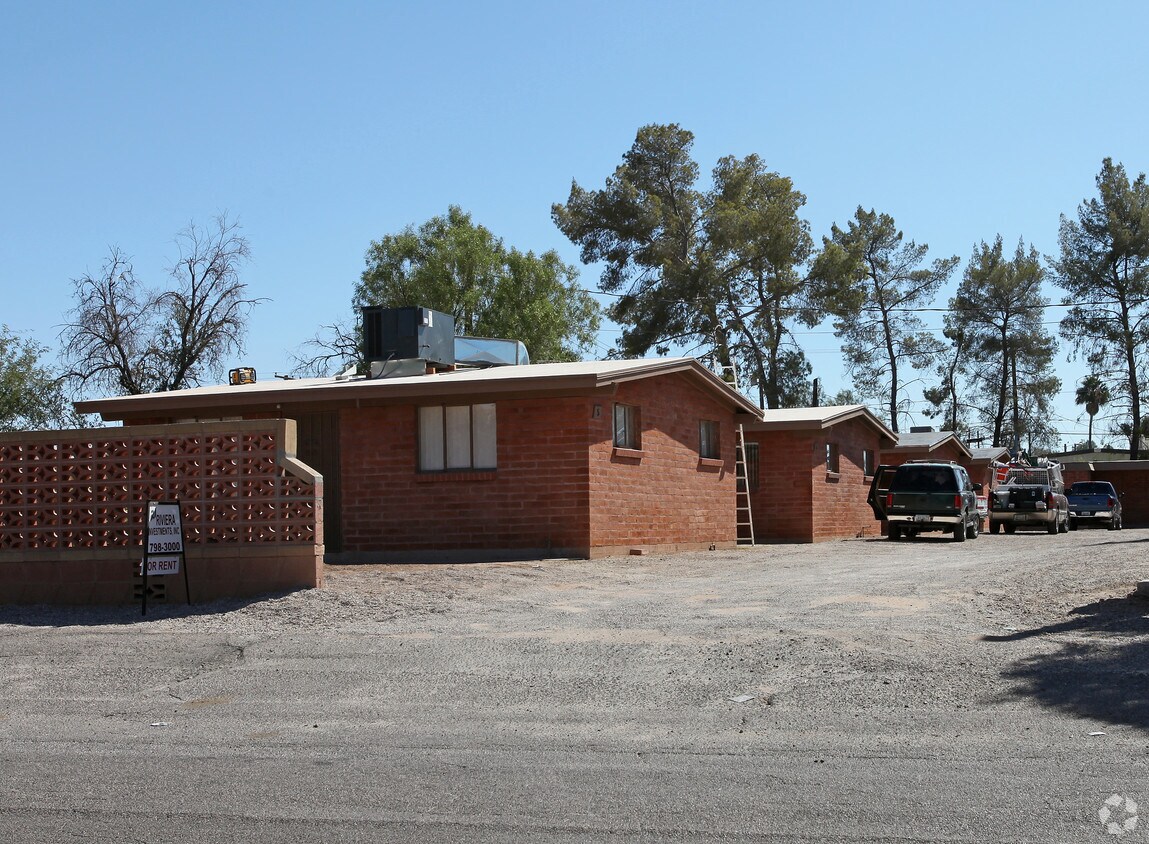 Primary Photo - 219 W Navajo Rd