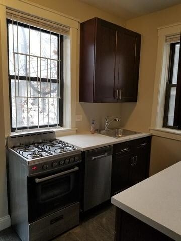 Foto principal - 628 W Surf St