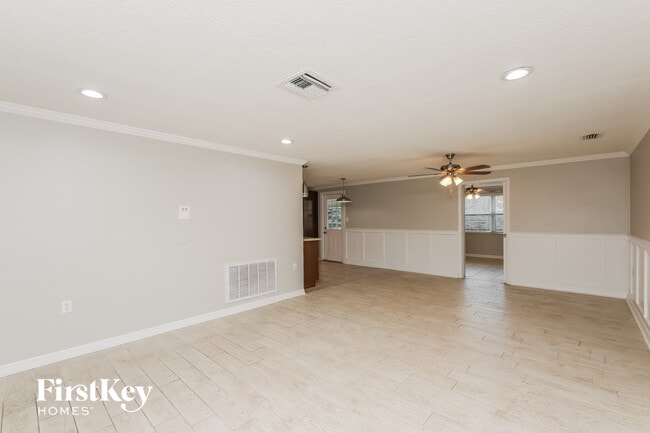 Building Photo - 9021 St Clair Ln