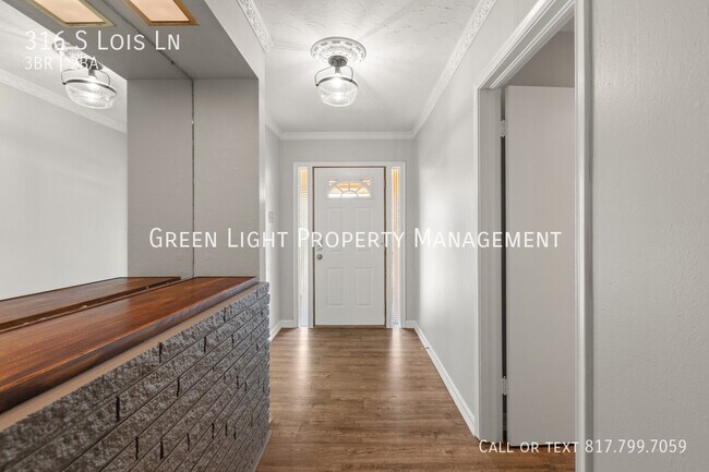 Foto del edificio - 316 S Lois Ln