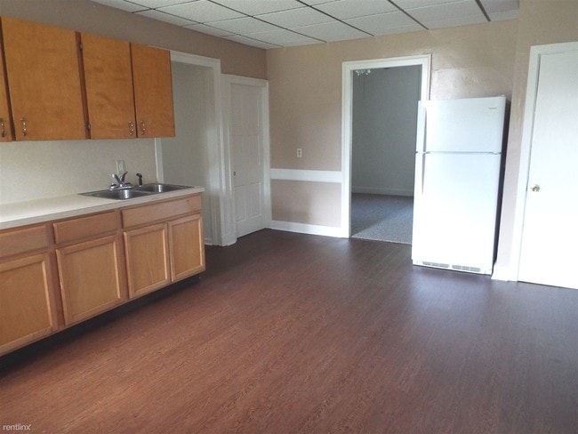 Building Photo - 2 br, 1 bath Apartment - 433 E Main St
