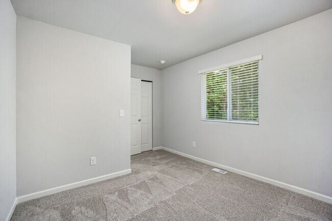 Building Photo - 7400 Sessile Cir