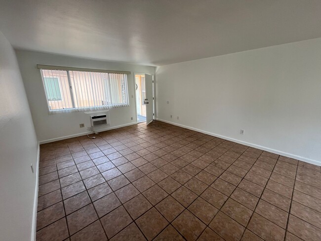 Foto del edificio - 11751 Hart St