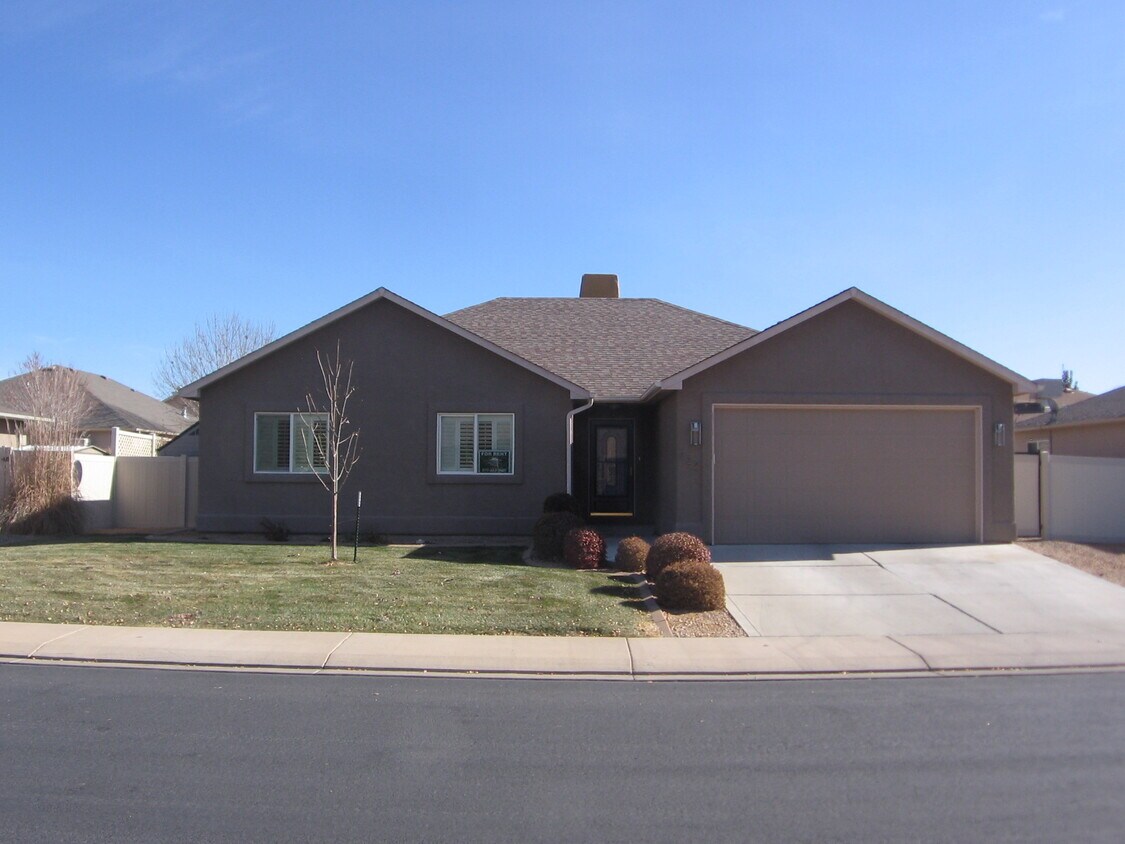 722 Willow Creek Rd, Grand Junction, CO 81505 House Rental in Grand