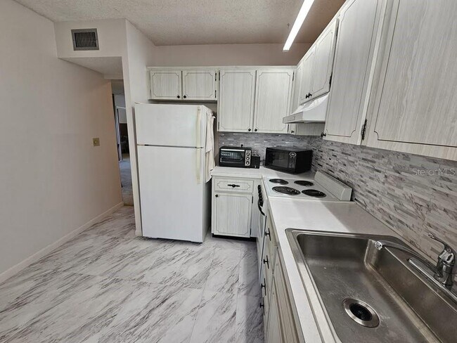 Foto del edificio - 2211 Belleair Rd