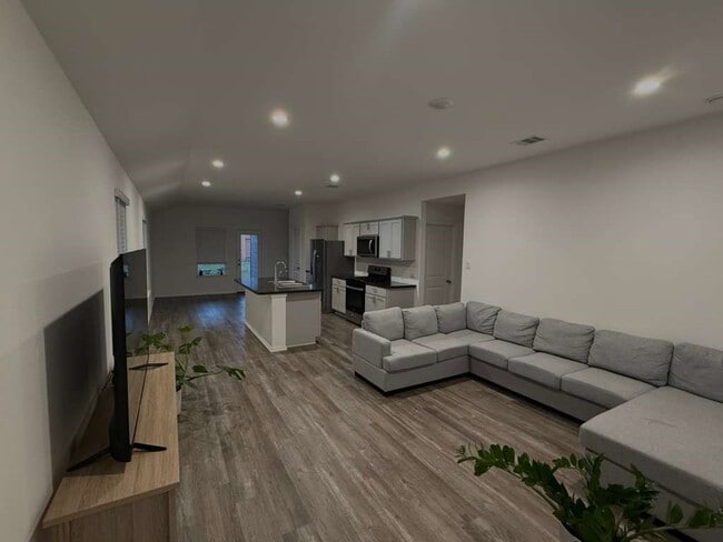 Foto del edificio - 5711 Vintage Oakmont Dr
