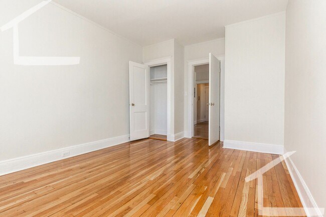 Building Photo - Spacious two bedroom in Brighton