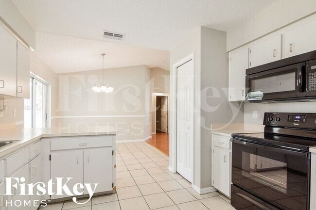 Foto del edificio - 7901 Sioux Ln