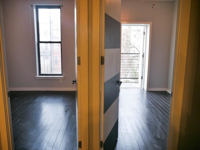 Building Photo - 17 Pleasant Pl