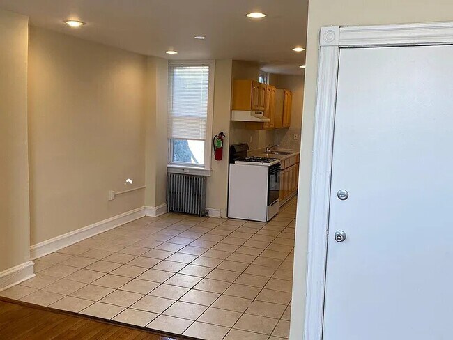 Comer en la cocina - 1711 Mifflin St