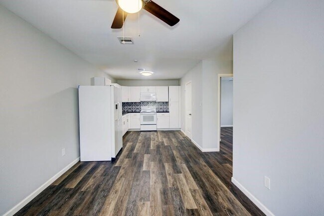 Foto del edificio - 8627 Wileyvale Rd