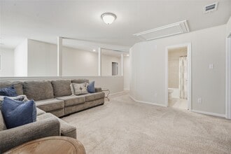 Building Photo - 7335 Hinsdale Dr