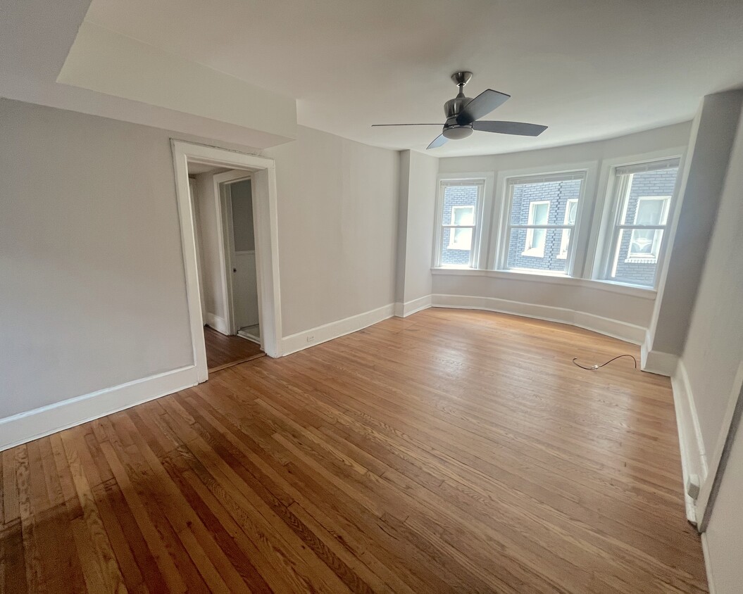 Primary Photo - 1217 Colonial Ave
