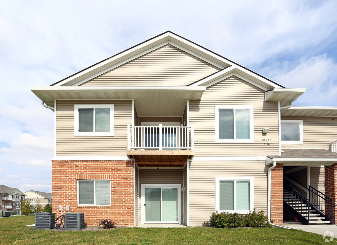 Adam Ridge Condos Apartments Johnston, IA