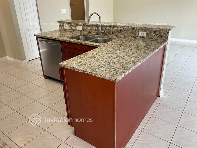 Foto del edificio - 10254 Serene Meadow Dr N