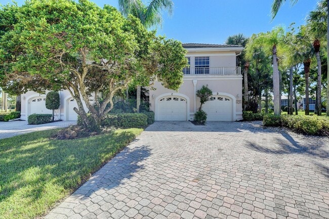 Foto del edificio - 5233 Lake Catalina Dr N