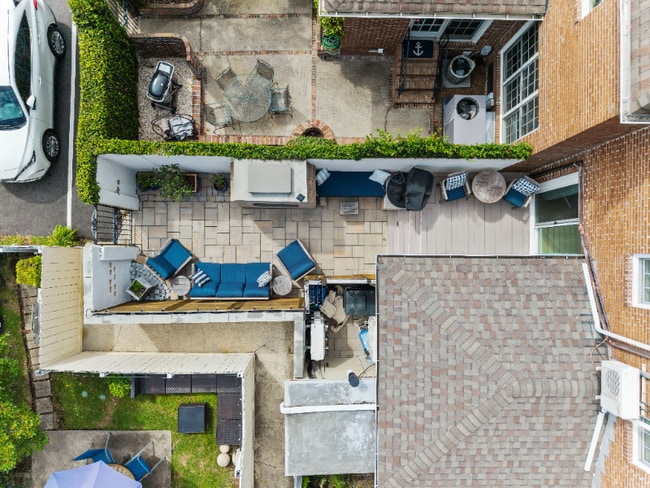 Photo - 78 Legare St Townhome