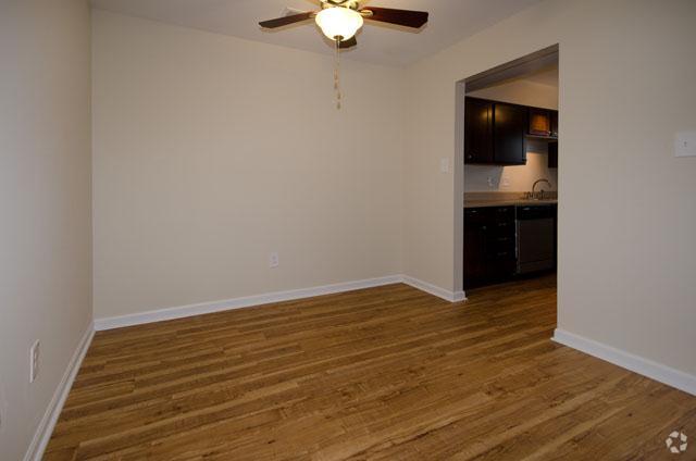 Comedor - The Rail at 1380