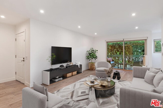 Building Photo - 23665 Park Capri