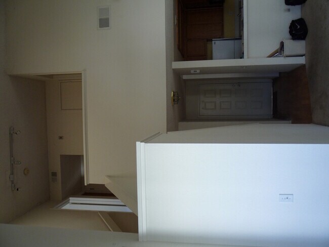 Building Photo - Mission Valley Condo!